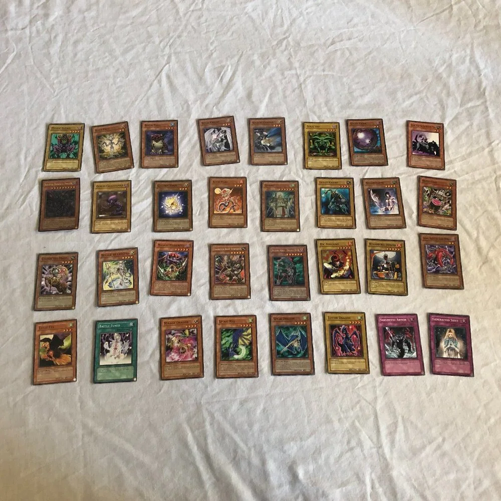 1 Lot (32)  Yu-Gi-Oh Cards